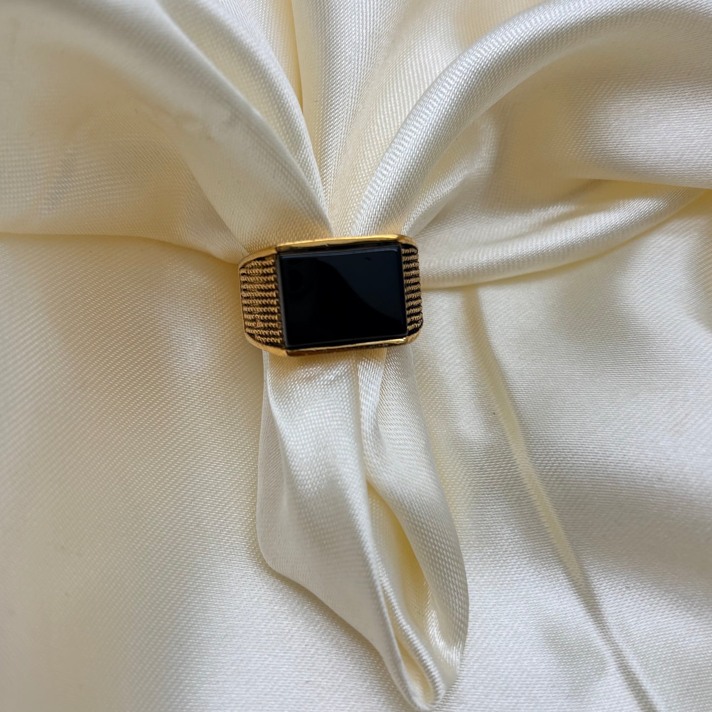 ANILLO HOMBRE DORADO