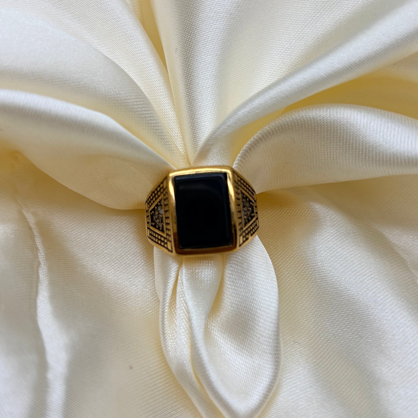 ANILLO HOMBRE DORADO