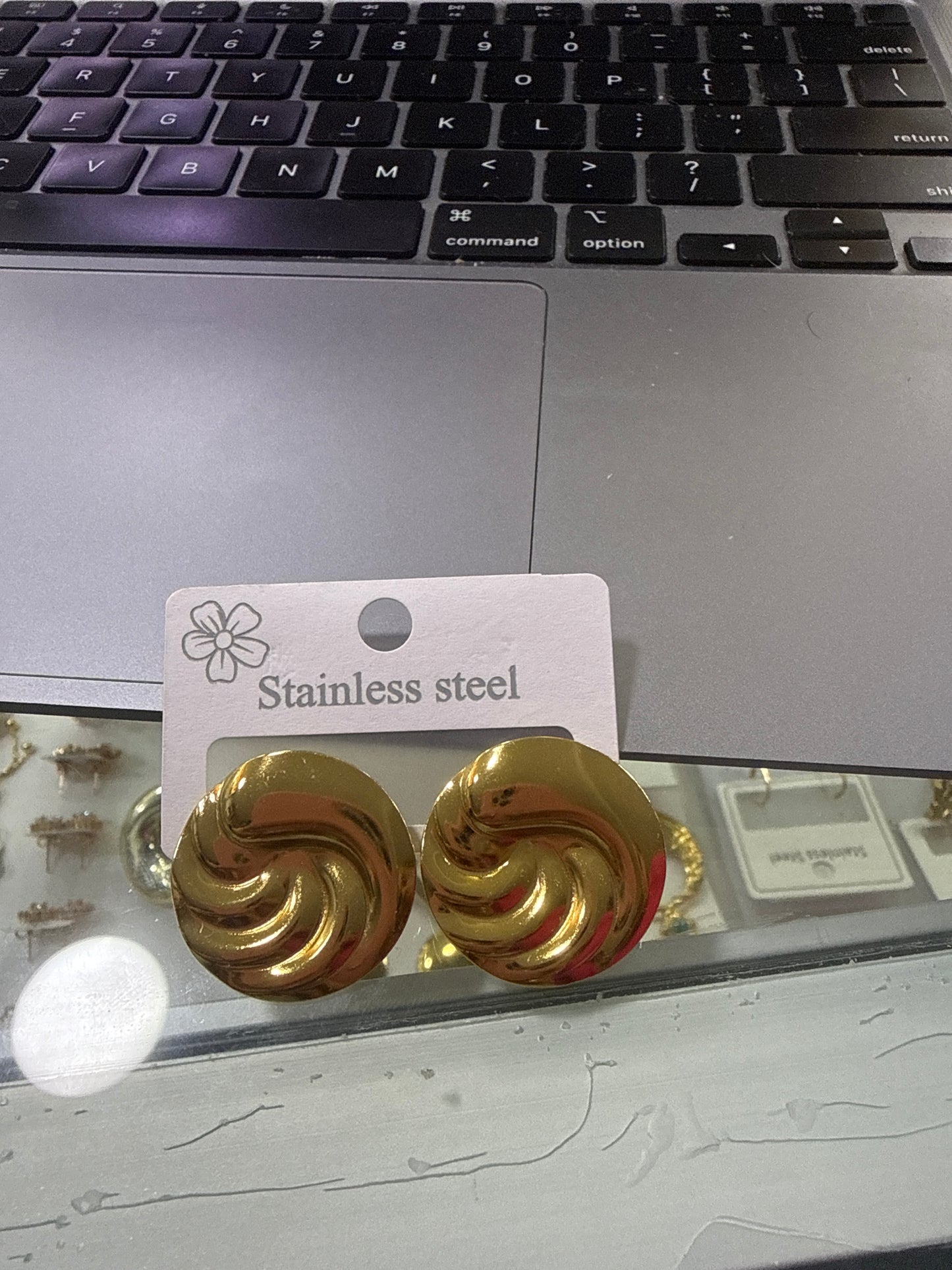 Aretes dorados