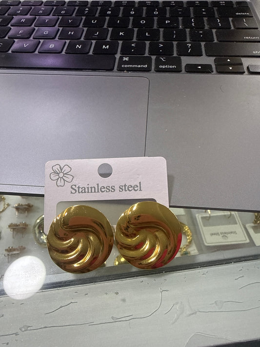 Aretes dorados