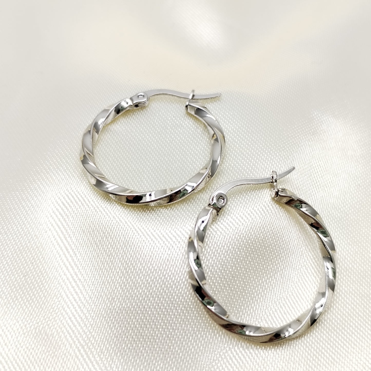 ARGOLLA LABRADA PLATEADA