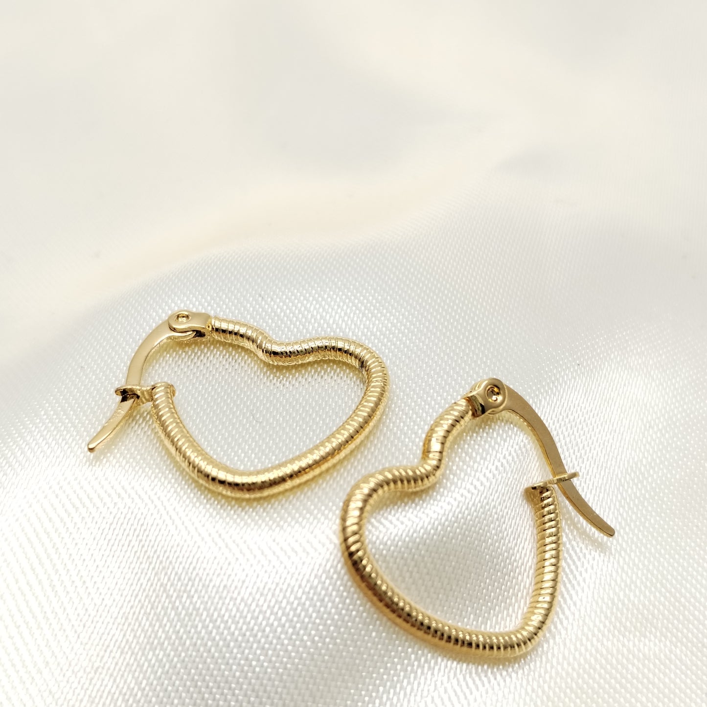 ARGOLLA CORAZON DORADO