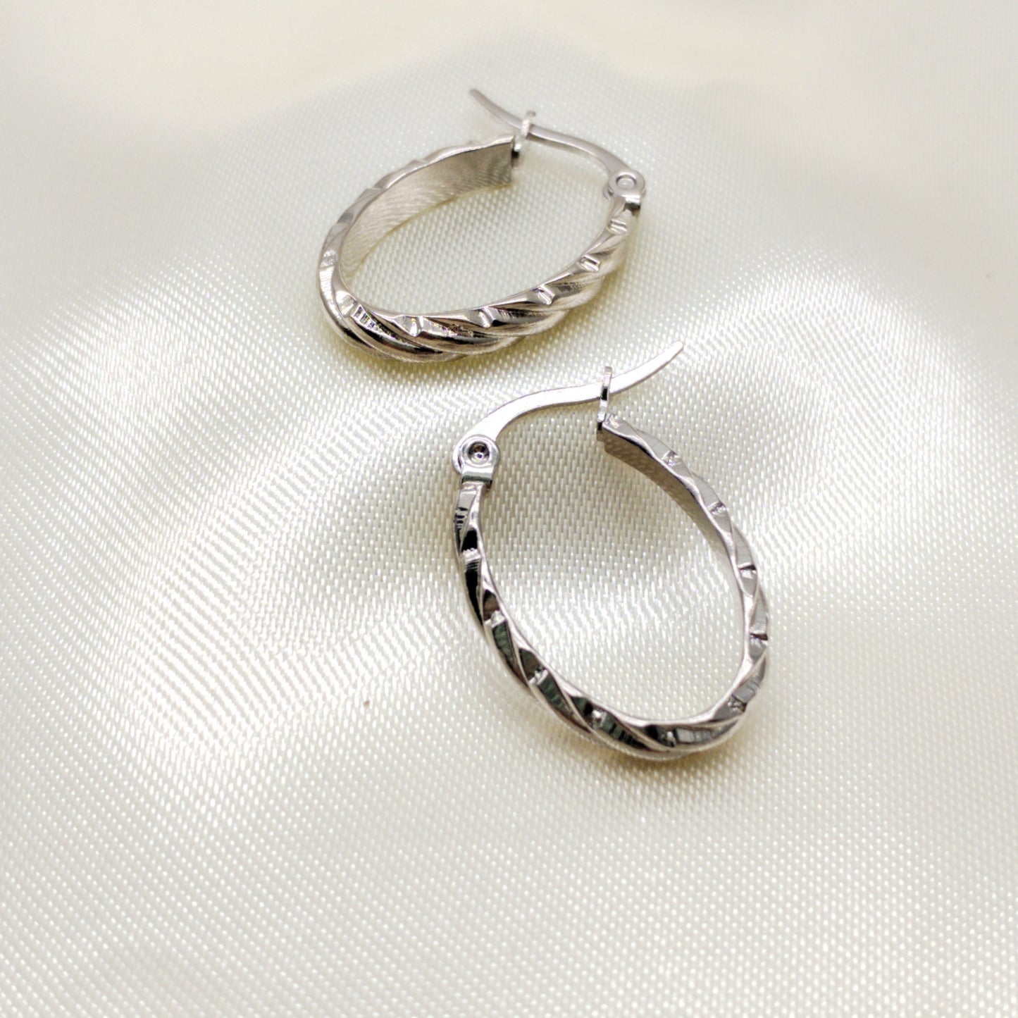 ARGOLLA LABRADA PLATEADA