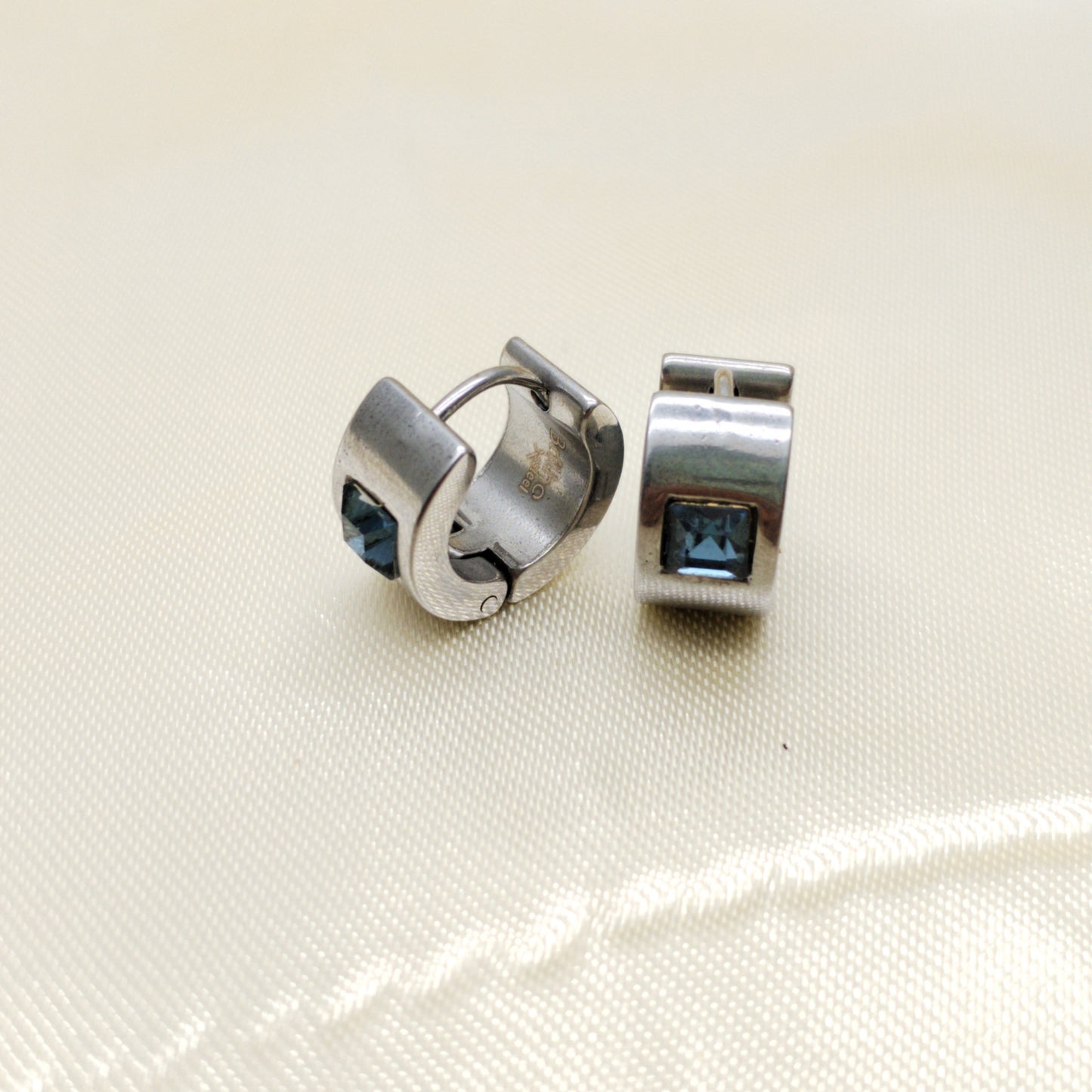 ARETE HOGGIES PLATEADO