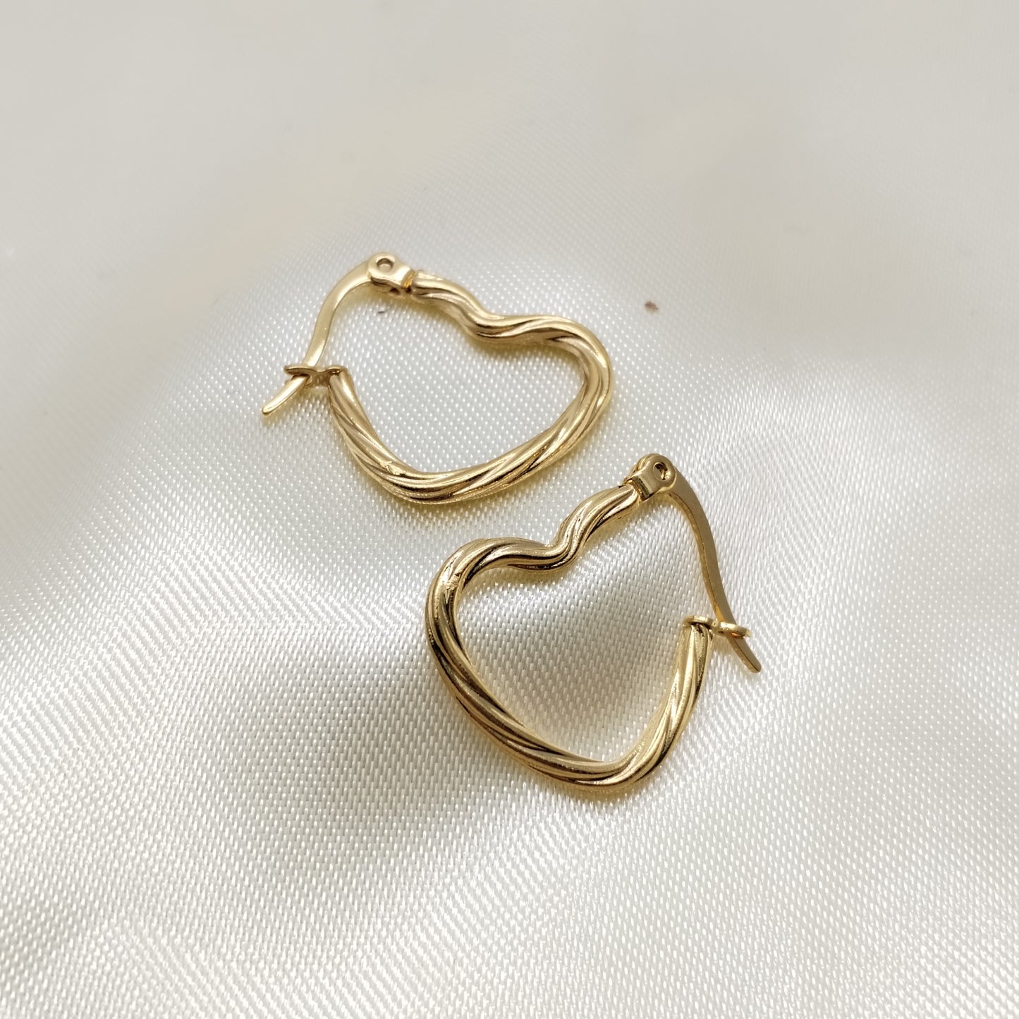 ARGOLLA LABRADA DORADA